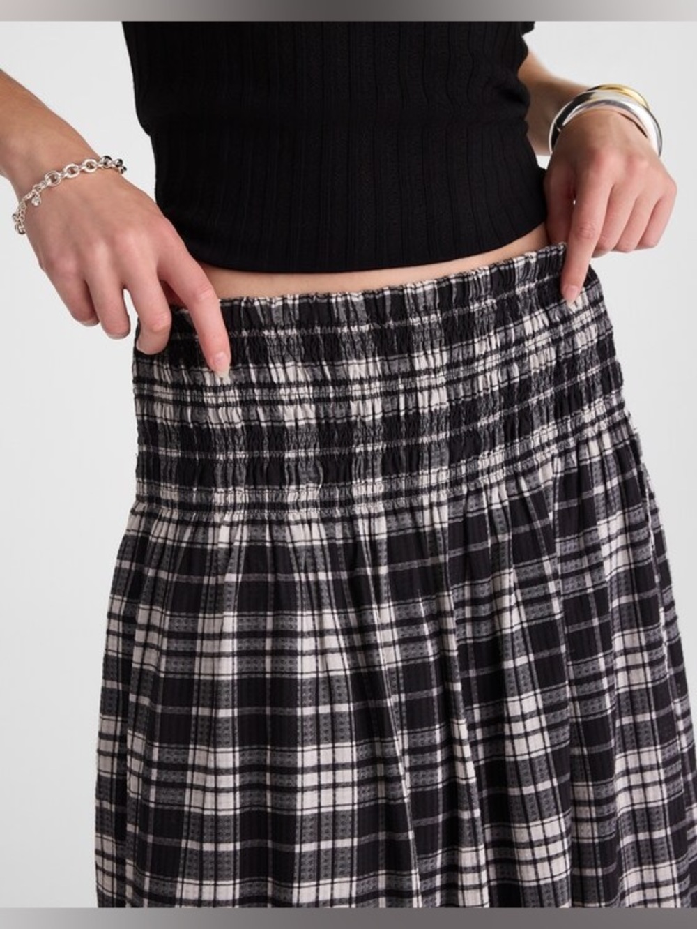 Madewell Smocked-Waist Maxi Skirt in Plaid Black / White Size Small - Picture 4 of 12